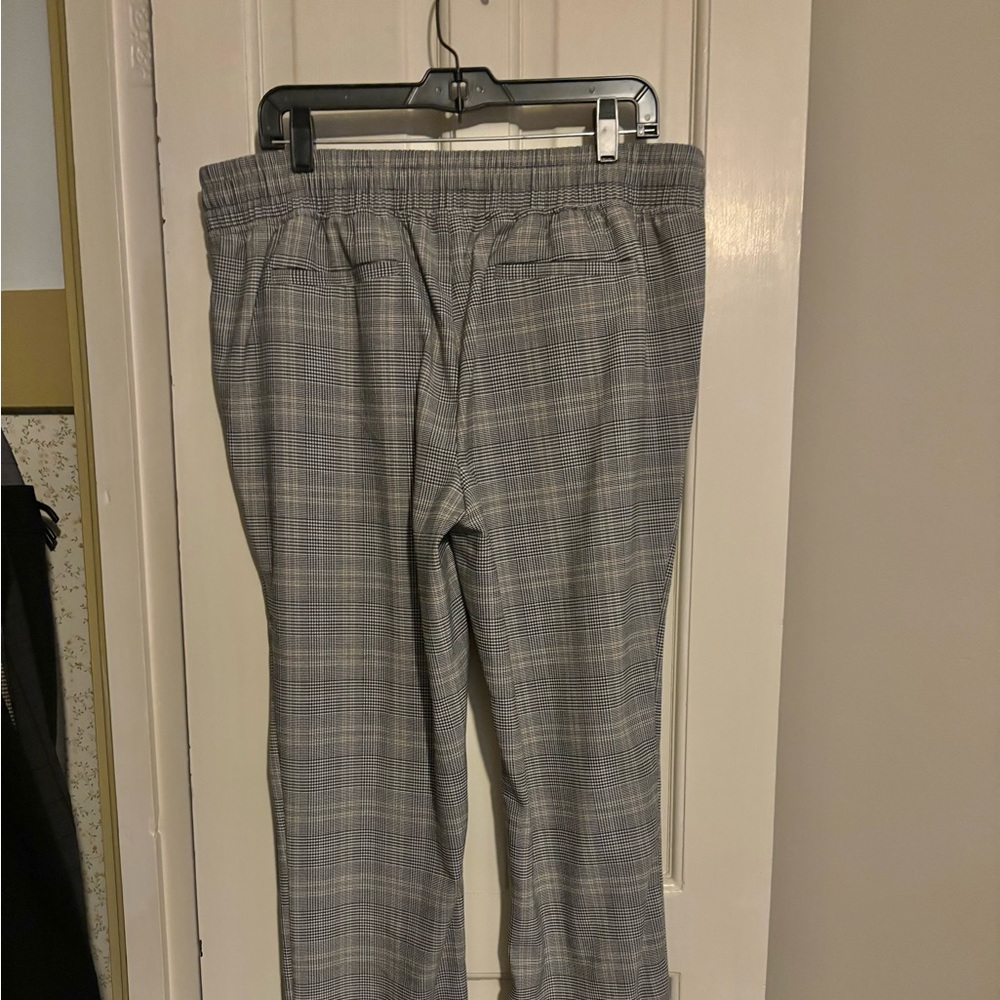Women’s Pants, Size Large (12-14)